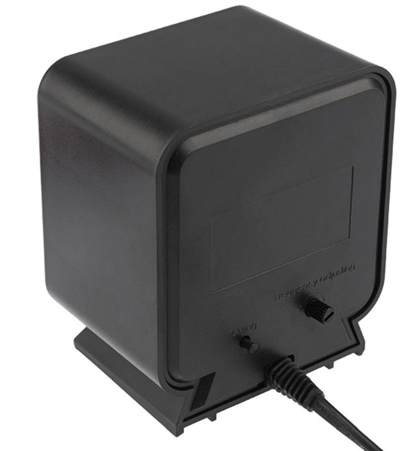 Отпугиватель Rexant 71-0009 ультразвуковой стационарный 7Вт 30-70 кГц р.д.:60м черный/серебристый