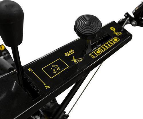 Снегоуборщик бензин. Champion ST655 6.5л.с.