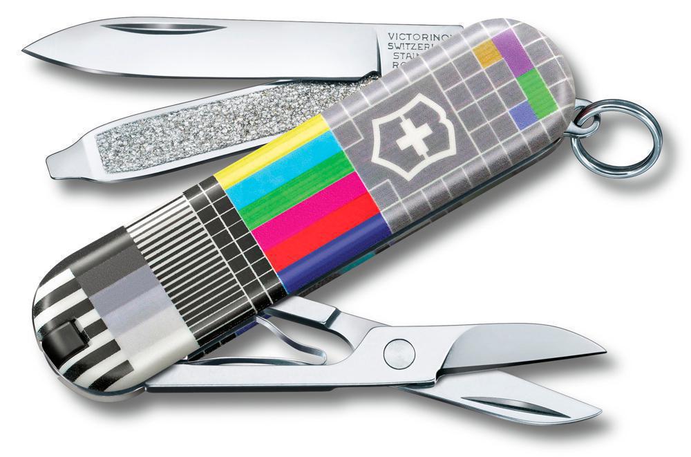 Нож перочинный Victorinox Classic LE2021 Retro TV (0.6223.L2104) 58мм 7функц. карт.коробка