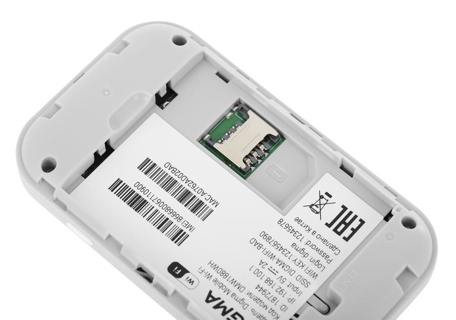 Модем 3G/4G Digma Mobile Wi-Fi DMW1880 micro USB Wi-Fi Firewall +Router внешний белый
