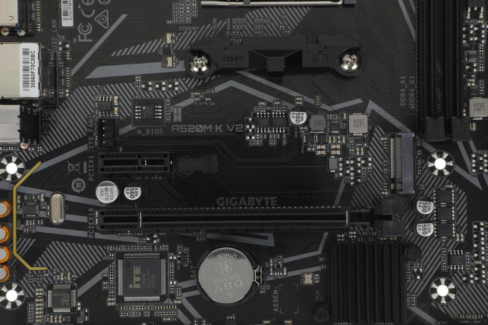Материнская плата Gigabyte A520M K V2 Soc-AM4 AMD A520 2xDDR4 mATX AC`97 8ch(7.1) GbLAN RAID+VGA+HDMI