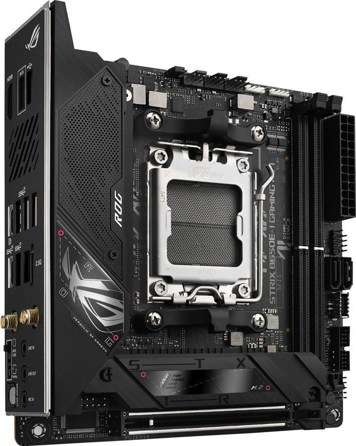 Материнская плата Asus ROG STRIX X670E-I GAMING WIFI Socket AM5 AMD X670 2xDDR5 mini-ITX AC`97 8ch(7.1) 2.5Gg RAID+HDMI