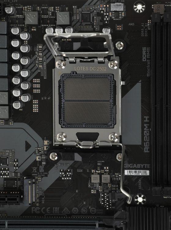 Материнская плата Gigabyte A620M H Socket AM5 AMD A620 2xDDR5 mATX AC`97 8ch(7.1) GbLAN RAID+HDMI+DP