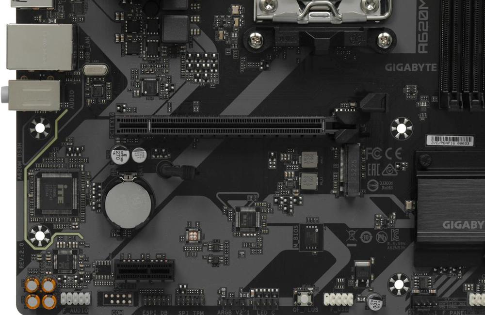 Материнская плата Gigabyte A620M DS3H Socket AM5 AMD A620 4xDDR5 mATX AC`97 8ch(7.1) GbLAN RAID+VGA+HDMI+DP
