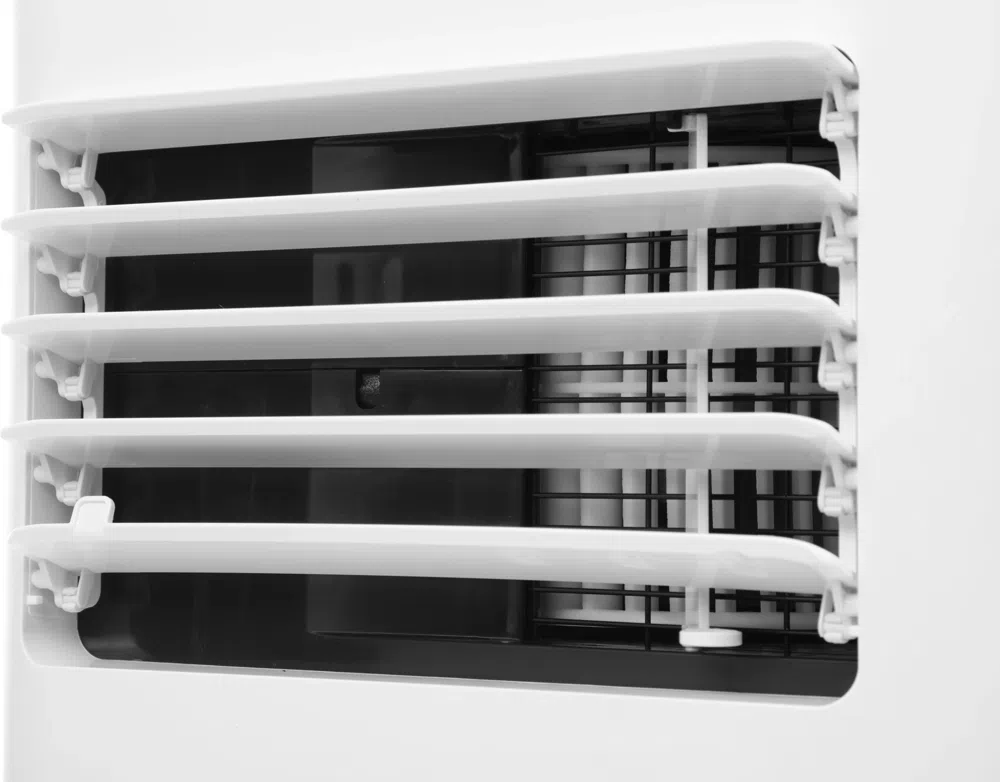 Кондиционер мобильный Funai Crocus MAC-CS22CON01 белый площ.20м2