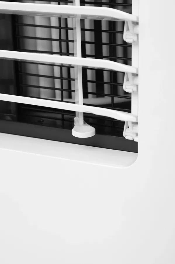 Кондиционер мобильный Funai Crocus MAC-CS22CON01 белый площ.20м2