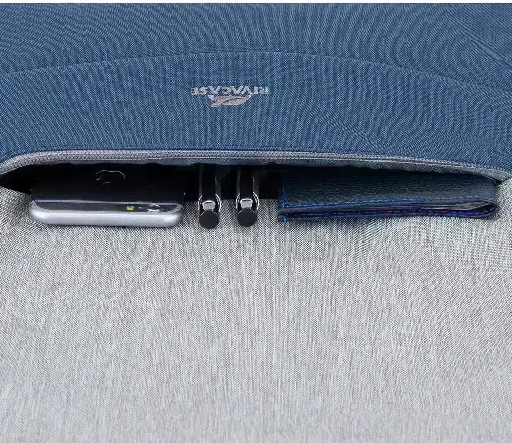 Рюкзак для ноутбука 17.3" Riva 7567 серый/темно-синий полиэстер (7567 GREY/DARK BLUE)