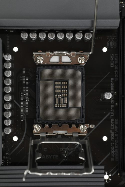 Материнская плата Gigabyte B860 EAGLE WIFI6E Soc-1851 Intel B860 4xDDR5 ATX AC`97 8ch(7.1) 2.5Gg RAID+HDMI+DP