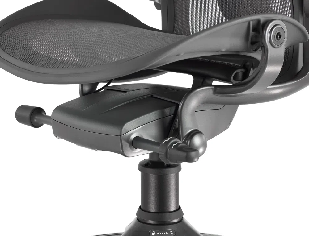 Кресло эргономичное Herman Miller Aeron C Large черный сетка с подголов. крестов. пластик