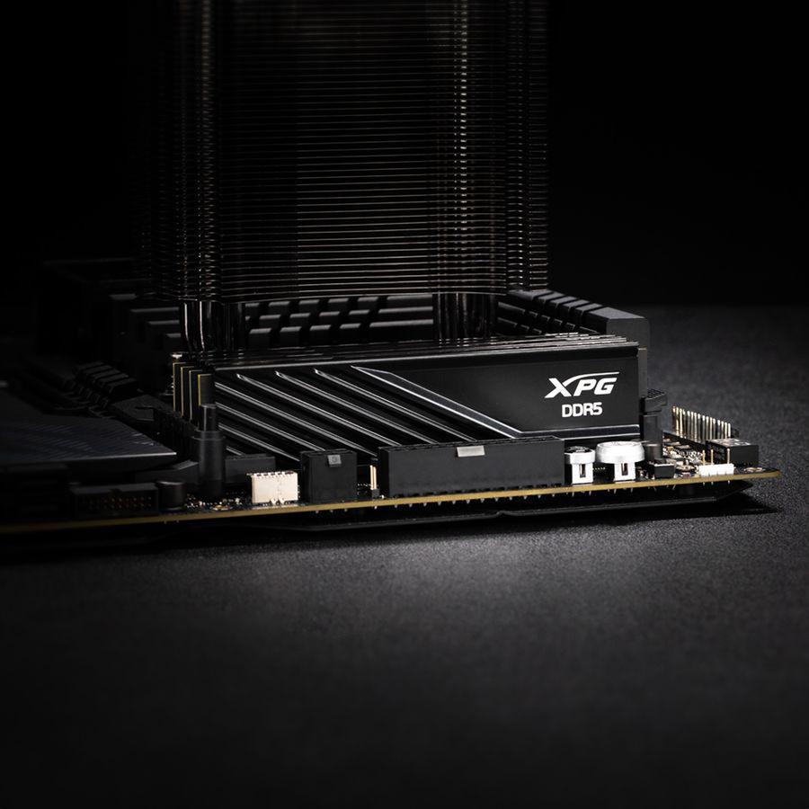 Память DDR5 8GB 5600MHz A-Data AX5U5600C468G-SLABBK XPG Lancer Blade RTL Gaming PC5-44800 CL46 DIMM 288-pin 1.1В single rank с радиатором Ret